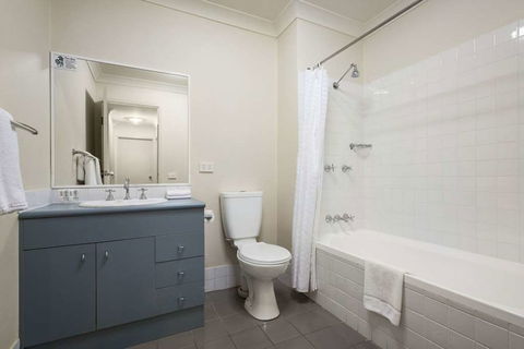 APX Apartments Parramatta - Hobart Tourism 6