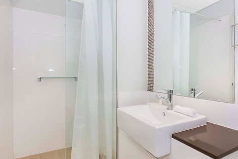 Astra Apartments Perth - Hobart Tourism 4