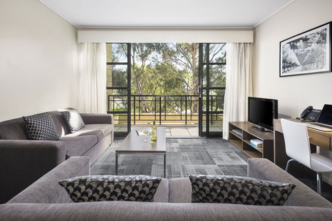Quest Narre Warren - Tourism TAS 8