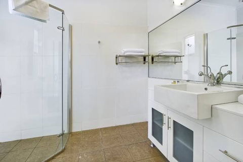 Rowville International Hotel - Tourism TAS 3