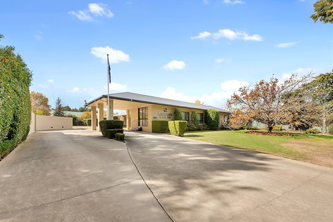 Beechworth Motor Inn - Hobart Tourism 1