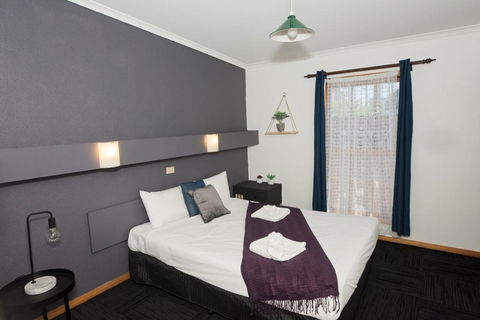 Elm Court Motel - Hobart Tourism 0