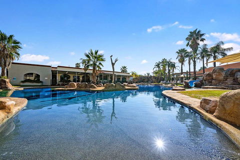 Quality Siesta Resort - Hobart Tourism 6