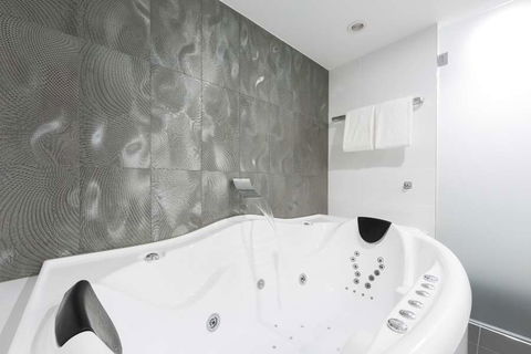 Avenue Hotel Canberra - Hobart Tourism 3