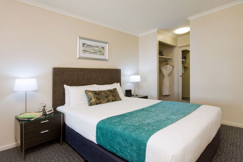 Pacific Suites Canberra - Hobart Tourism 4