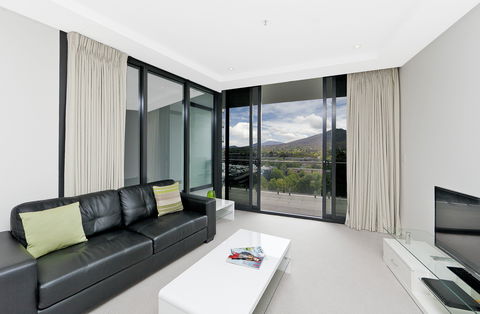 Astra Canberra Manhattan - Hobart Tourism 6