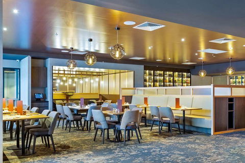 Quality Hotel Lakeside - Tourism TAS 10