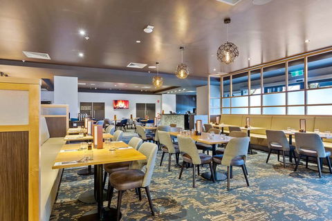 Quality Hotel Lakeside - Tourism TAS 11