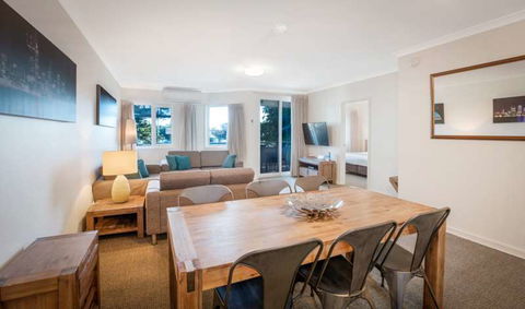 Broadwater Resort Apartments - Hobart Tourism 9