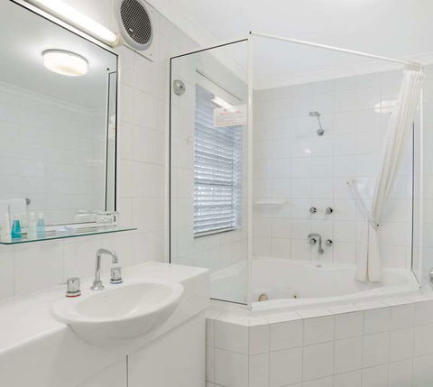 Broadwater Resort Apartments - Hobart Tourism 17