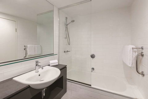 Vibe Hotel Darwin Waterfront - Hobart Tourism 5