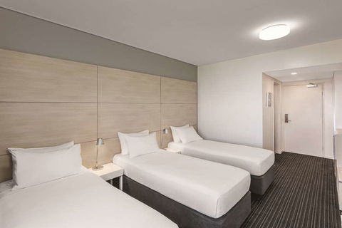 Vibe Hotel Darwin Waterfront - Hobart Tourism 7