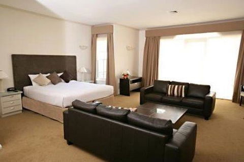 Beau Monde International - Hobart Tourism 7