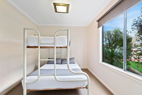 Bellevue On The Lakes - Hobart Tourism 2