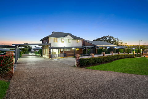 Ambassador On Ruthven Motel - Tourism TAS 0