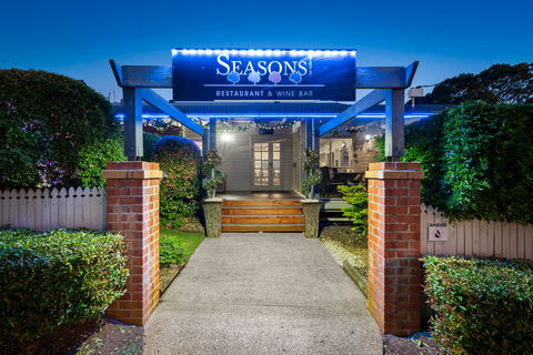 Ambassador On Ruthven Motel - Tourism TAS 2