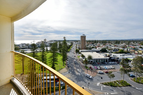 Atlantic Tower Motor Inn - Hobart Tourism 1