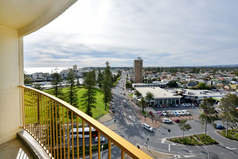 Atlantic Tower Motor Inn - Tourism TAS 1