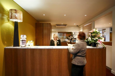 Best Western Plus The Tudor-Box Hill - Hobart Tourism 1