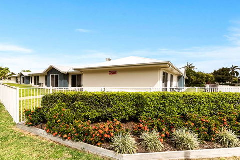 Econo Lodge Beachside - Tourism TAS 1