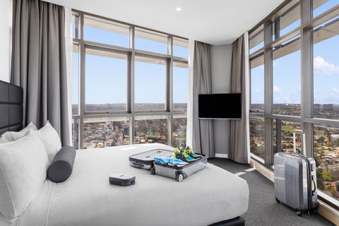 Meriton Suites Church Street, Parramatta - Hobart Tourism 2