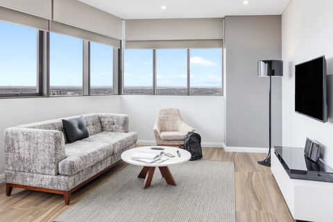 Meriton Suites Church Street, Parramatta - Hobart Tourism 8
