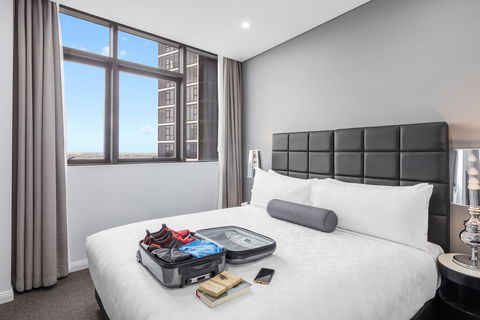 Meriton Suites Church Street, Parramatta - Hobart Tourism 9