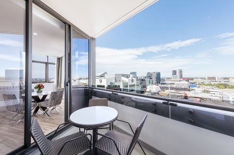 Meriton Suites Church Street, Parramatta - Hobart Tourism 14