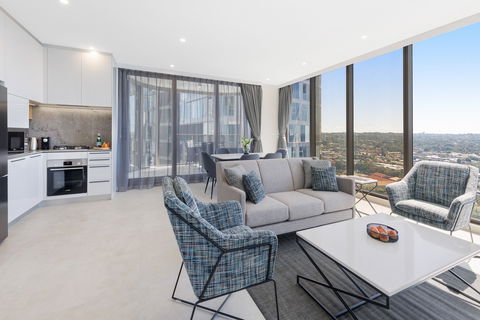 Meriton Suites George St - Hobart Tourism 3