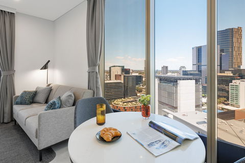 Meriton Suites George St - Hobart Tourism 9