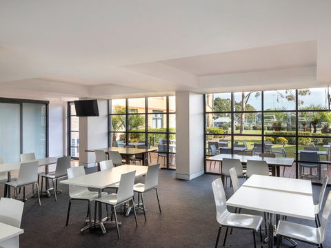 Mercure Sydney Blacktown - Hobart Tourism 16