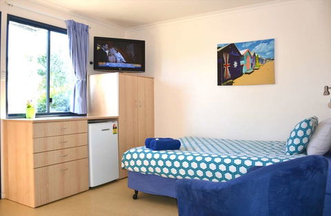 Vitrinite Village Of Middlemount - Tourism TAS 6