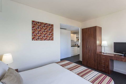 The Macleay Serviced Apartment Hotel - Tourism TAS 6