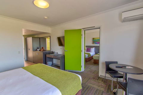Mackay Oceanside Central Hotel - Tourism TAS 5