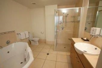Piermonde Apartments, Cairns - Hobart Tourism 16