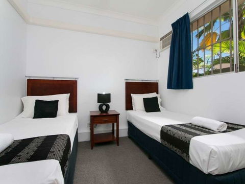 Cairns City Palms - Hobart Tourism 7