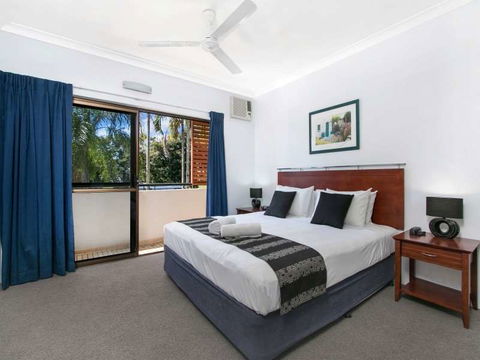 Cairns City Palms - Hobart Tourism 8