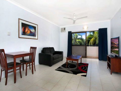 Cairns City Palms - Hobart Tourism 14
