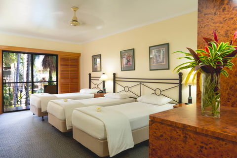 Palm Royale Cairns - Hobart Tourism 4