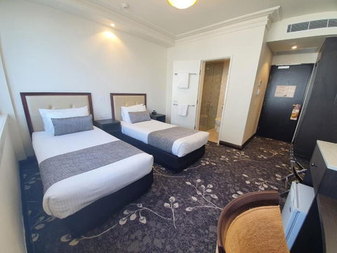 Burke & Wills Hotel - Hobart Tourism 1
