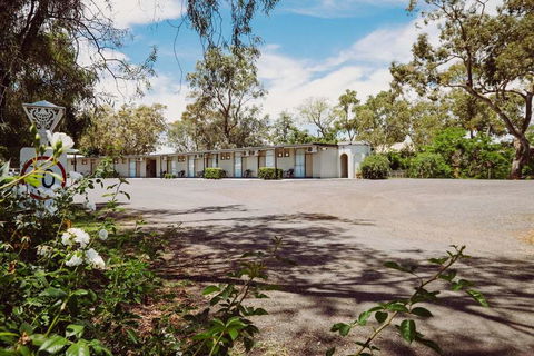 Artesian Spa Motor Inn - Hobart Tourism 1