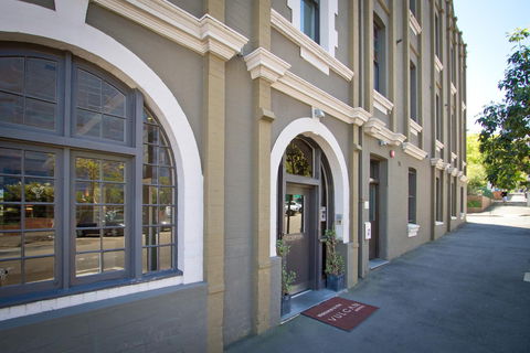 The Vulcan Hotel - Hobart Tourism 1