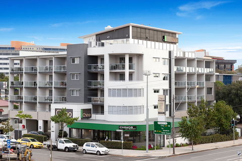 Chino Hotel - Hobart Tourism 0