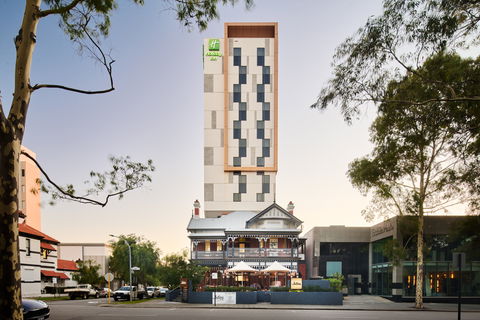 Holiday Inn West Perth - Hobart Tourism 1