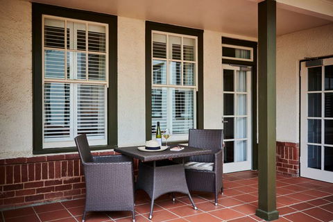 Hotel Kurrajong Canberra - Hobart Tourism 1