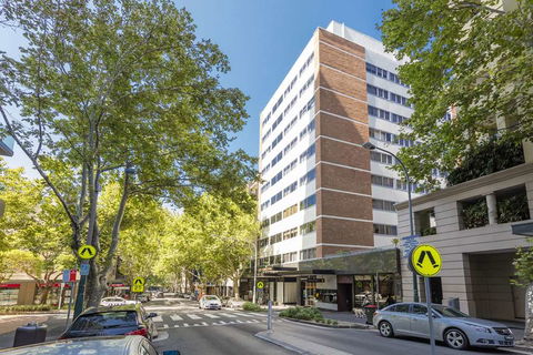 The Macleay Serviced Apartment Hotel - Tourism TAS 2