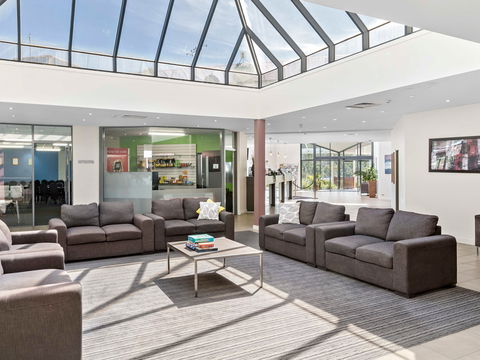 Ibis Styles Eagle Hawk Canberra Resort - Hobart Tourism 0