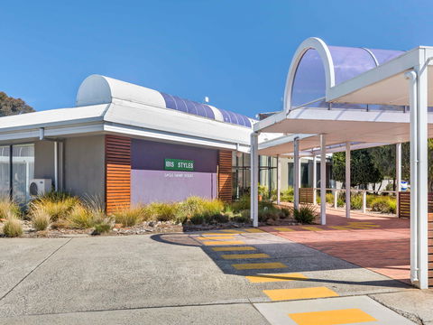 Ibis Styles Eagle Hawk Canberra Resort - Hobart Tourism 1