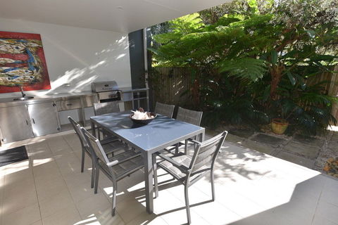 East On Byron - Tourism TAS 2