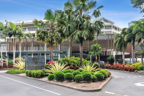 Shangri-La Hotel, The Marina - Hobart Tourism 1